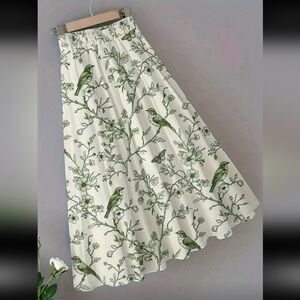 BRAND NEW WITHOUT TAGS  ** Chic Nature-Inspired A-Line Skirt
